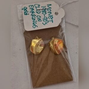 Monet 19i0s-90s Gold Clip On Earrings